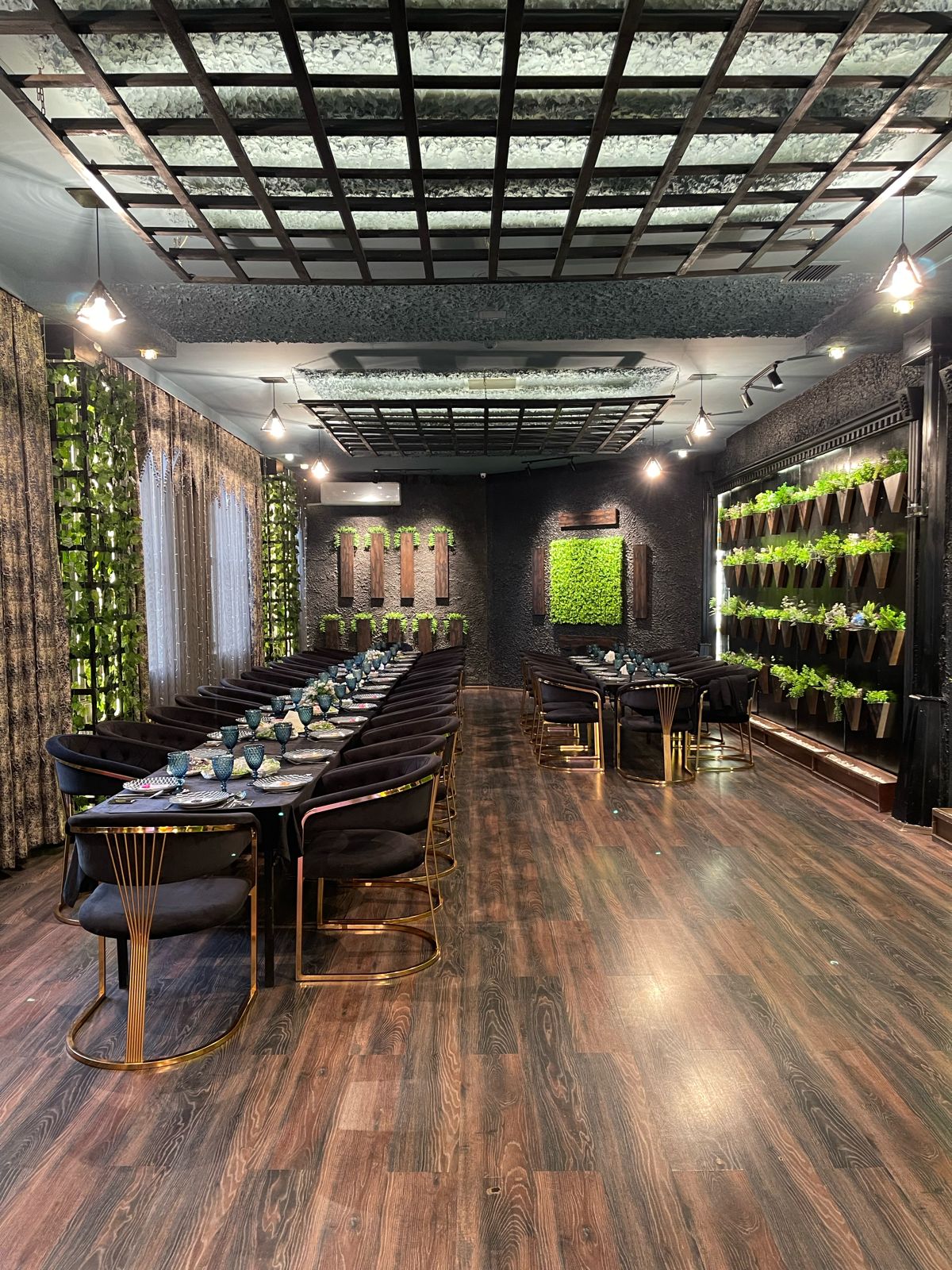 Black Garden Restaurant